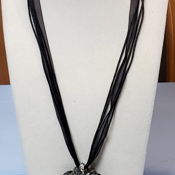 Wire Wrapped Heart Pendant Necklace Lace 16" Unsigned - Picture 3 of 6